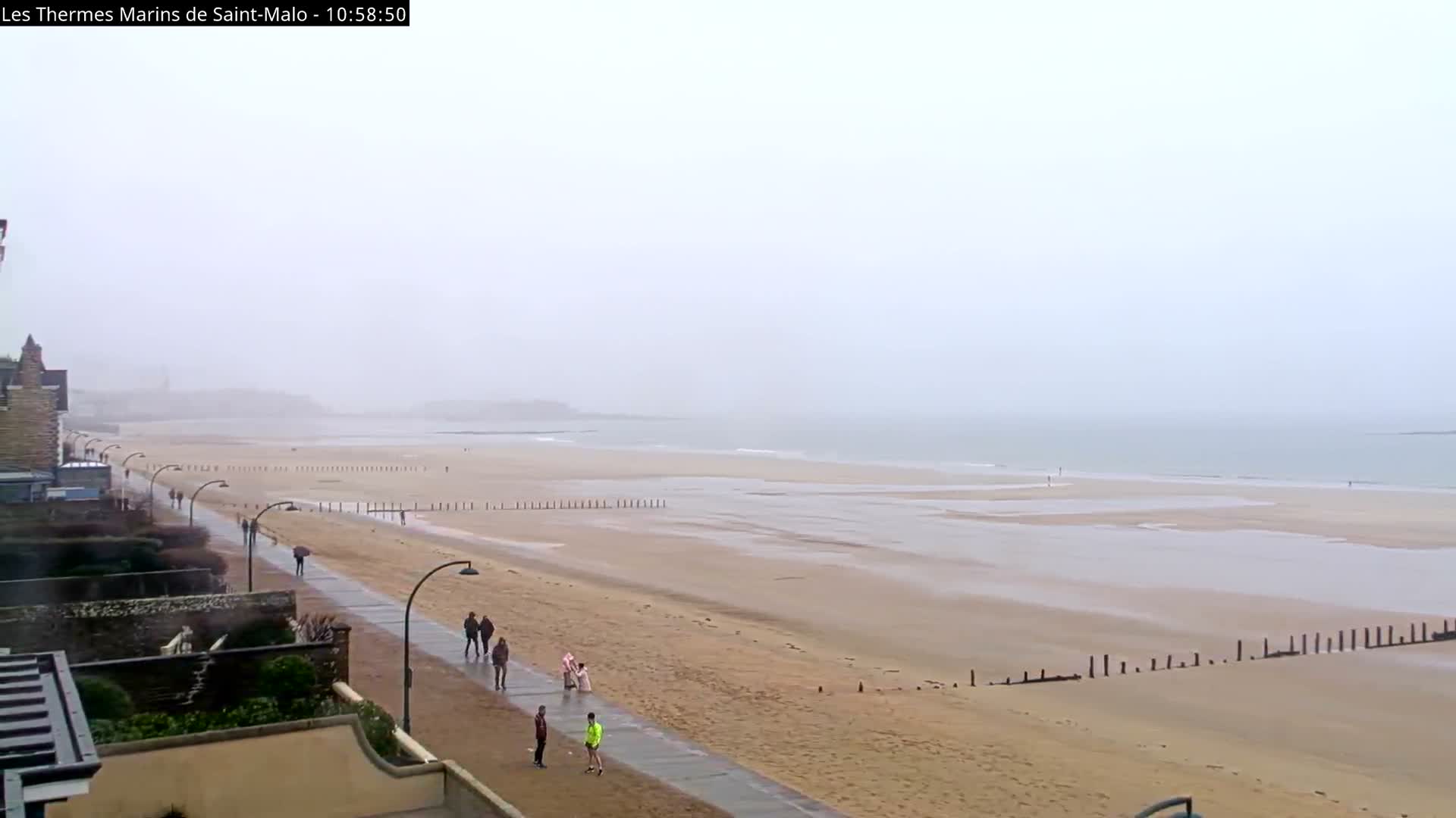 Saint-Malo City & Beach View Skyline Live Cam - Saint-Malo, Ille-et-Vilaine, Bretagne, France