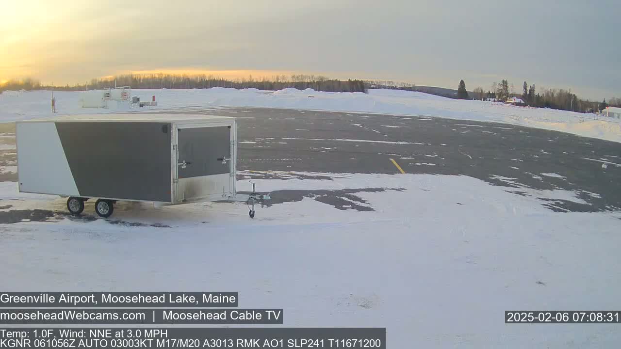 Greenville Municipility Airport, Live Cam, Maine at Moosehead Lake 