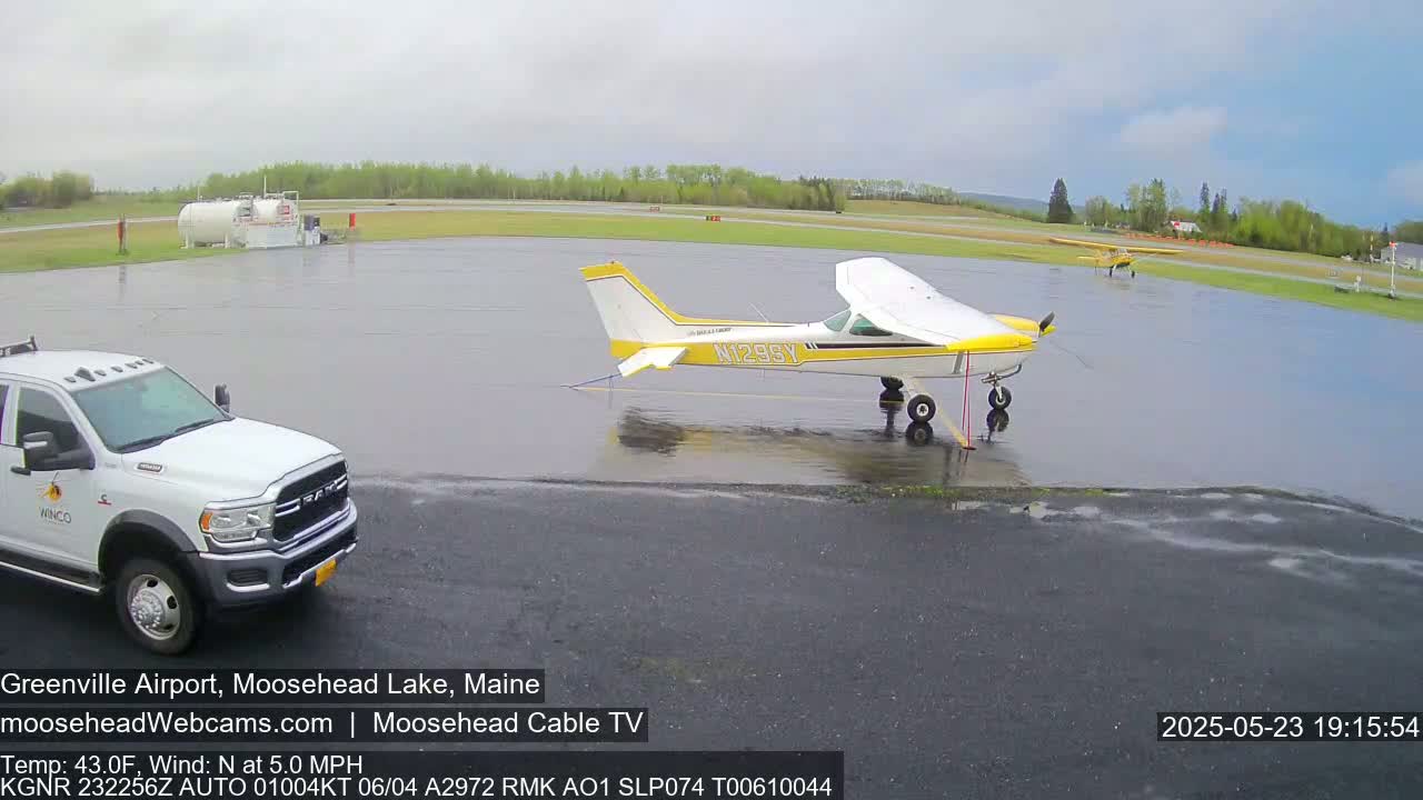 Greenville Municipility Airport, Live Cam, Maine at Moosehead Lake 
