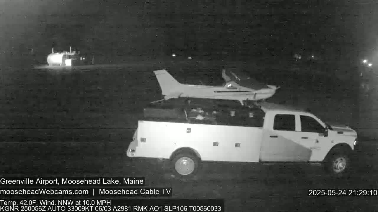 Greenville Municipility Airport, Live Cam, Maine at Moosehead Lake 