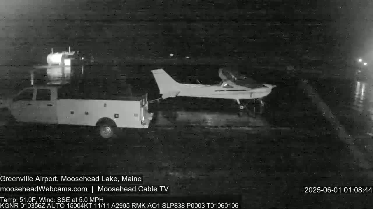 Greenville Municipility Airport, Live Cam, Maine at Moosehead Lake 