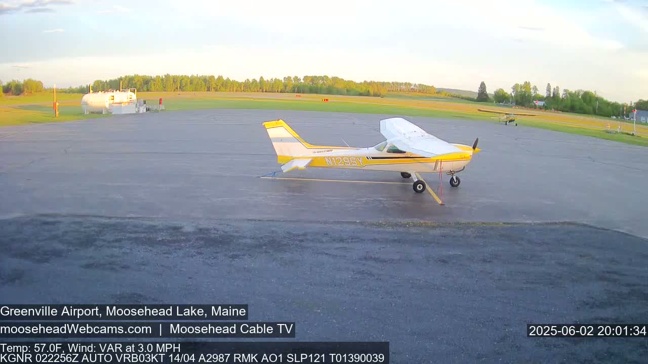 Greenville Municipility Airport, Live Cam, Maine at Moosehead Lake 