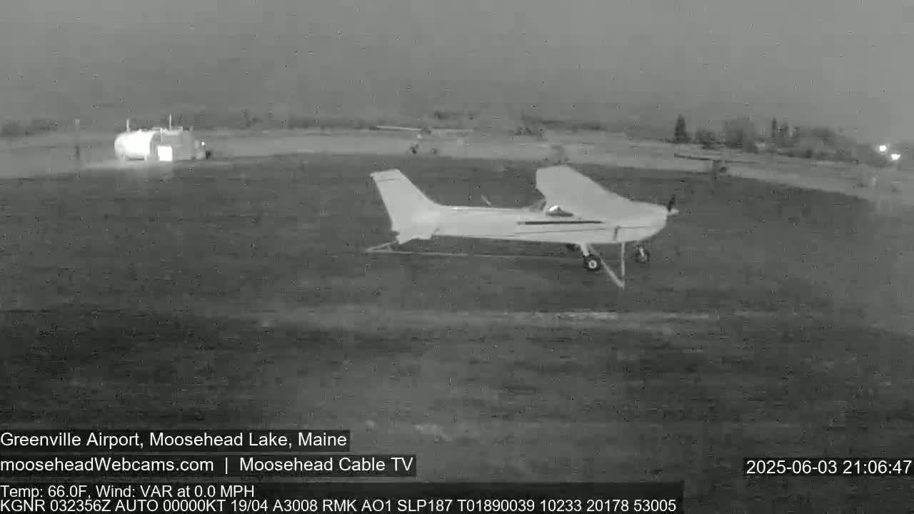 Greenville Municipility Airport, Live Cam, Maine at Moosehead Lake 