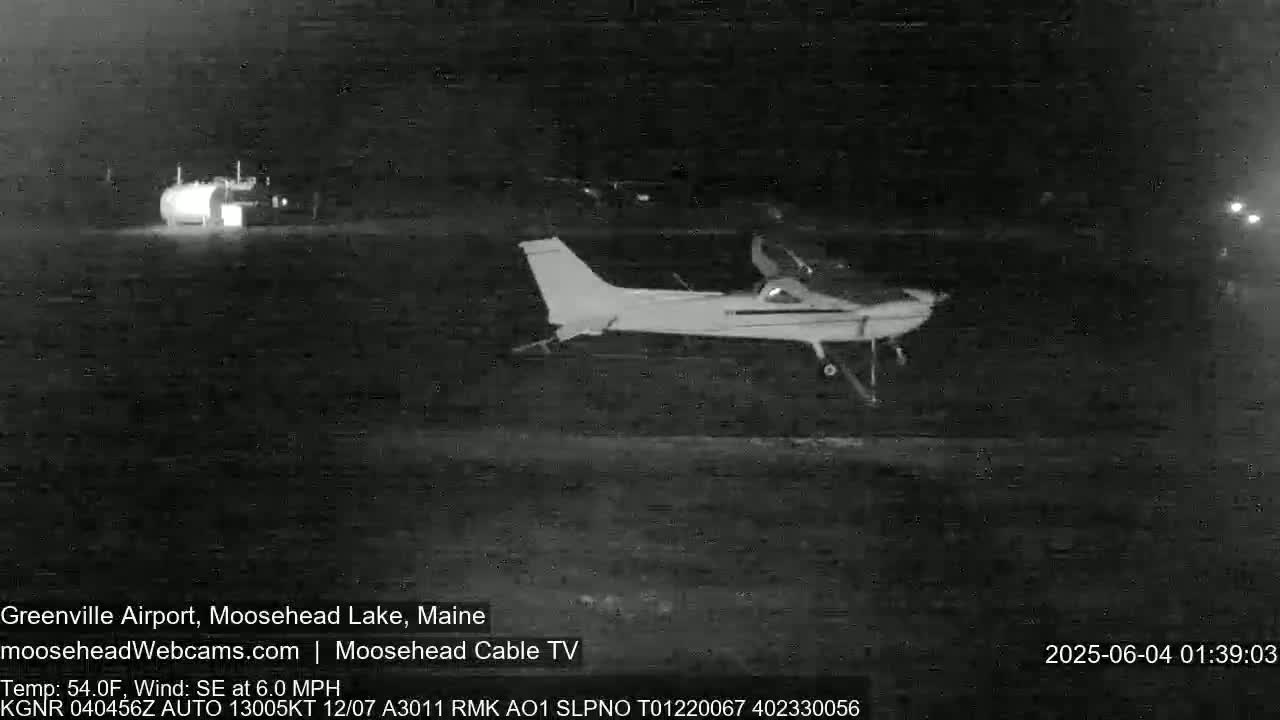 Greenville Municipility Airport, Live Cam, Maine at Moosehead Lake 