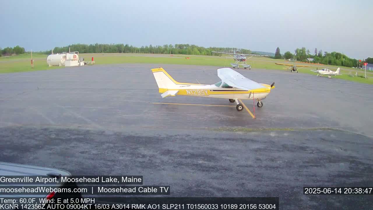 Greenville Municipility Airport, Live Cam, Maine at Moosehead Lake 