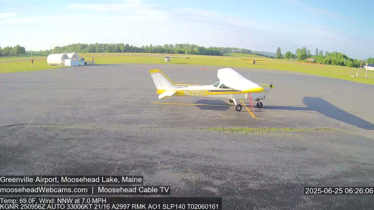 Greenville Municipal  Airport  Live Cam 3B1 - Greenville, Piscataquis, Maine, USA