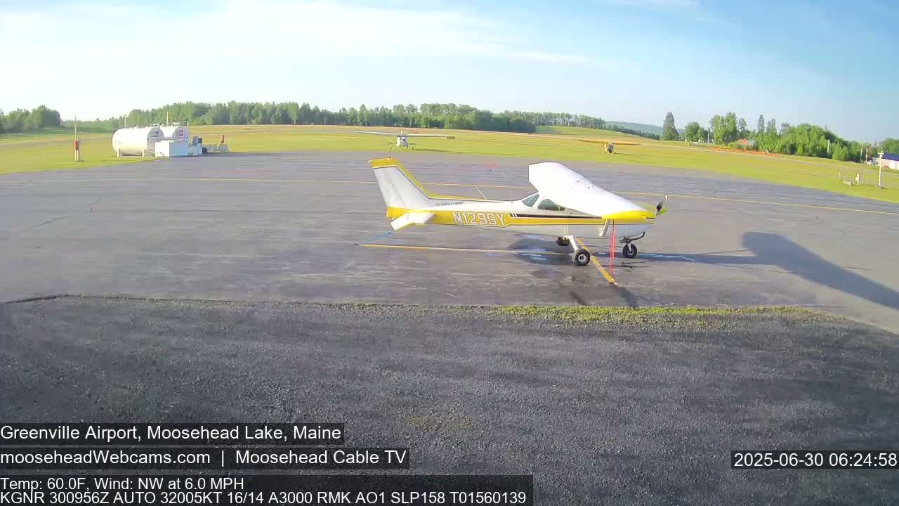 Greenville Municipal  Airport  Live Cam 3B1 - Greenville, Piscataquis, Maine, USA