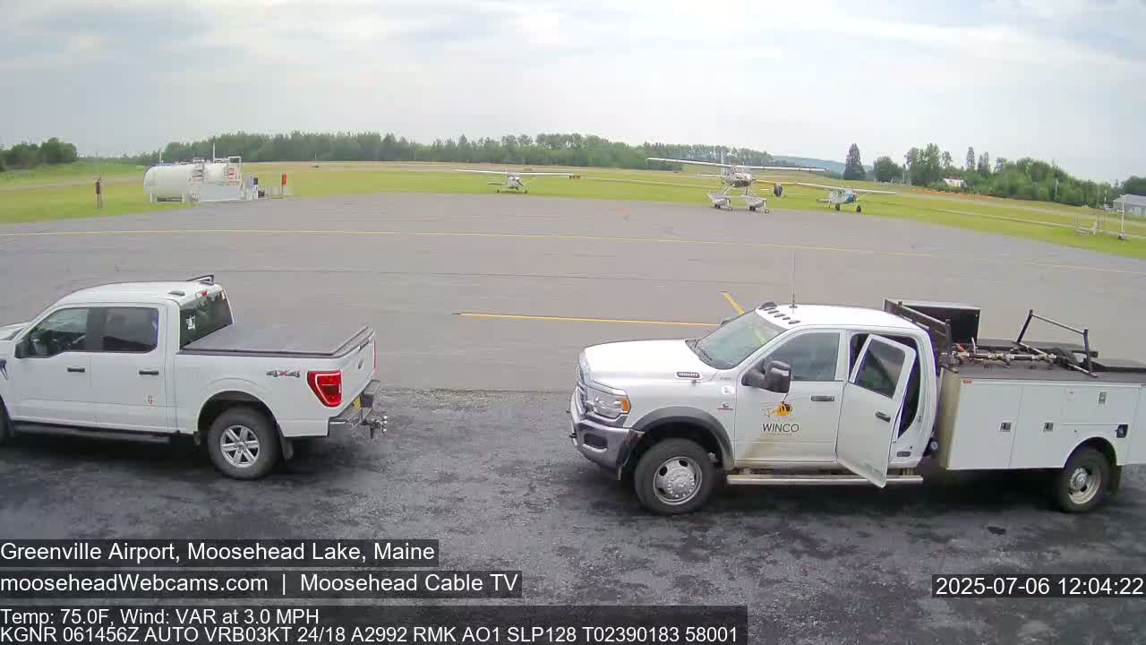 Greenville Municipal  Airport  Live Cam 3B1 - Greenville, Piscataquis, Maine, USA