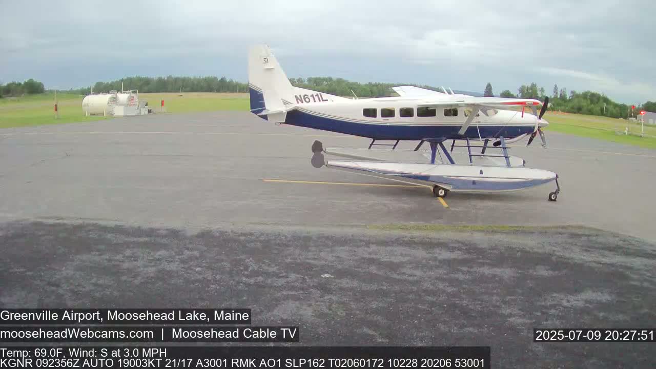 Greenville Municipal  Airport  Live Cam 3B1 - Greenville, Piscataquis, Maine, USA