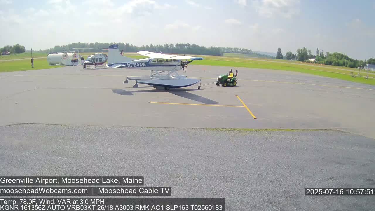 Greenville Municipal  Airport  Live Cam 3B1 - Greenville, Piscataquis, Maine, USA