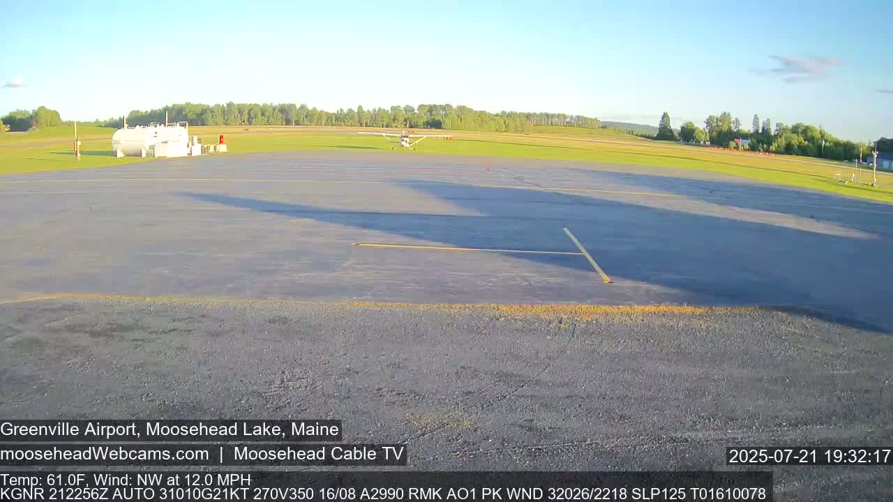 Greenville Municipal  Airport  Live Cam 3B1 - Greenville, Piscataquis, Maine, USA