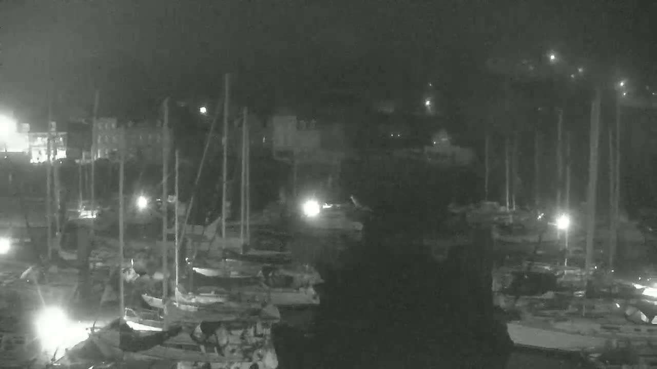 Saint-Valery-en-Caux City View & Le Port (Marine) Live Cam - Dieppe, Seine-Maritime, Normandie, France