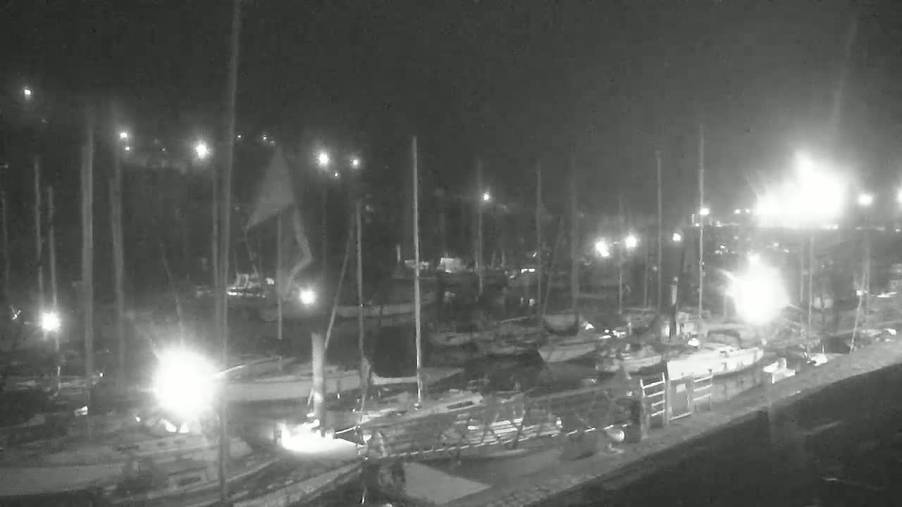 Saint-Valery-en-Caux City View & Le Port (Marine) Live Cam - Dieppe, Seine-Maritime, Normandie, France