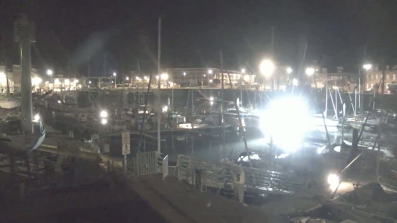 Saint-Valery-en-Caux City View & Le Port (Marine) Live Cam - Dieppe, Seine-Maritime, Normandie, France