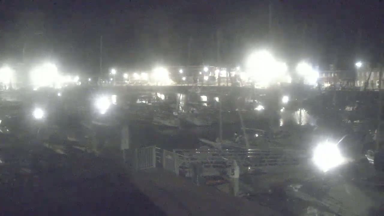 Saint-Valery-en-Caux City View & Le Port (Marine) Live Cam - Dieppe, Seine-Maritime, Normandie, France