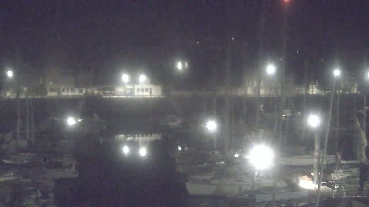 Saint-Valery-en-Caux City View & Le Port (Marine) Live Cam - Dieppe, Seine-Maritime, Normandie, France