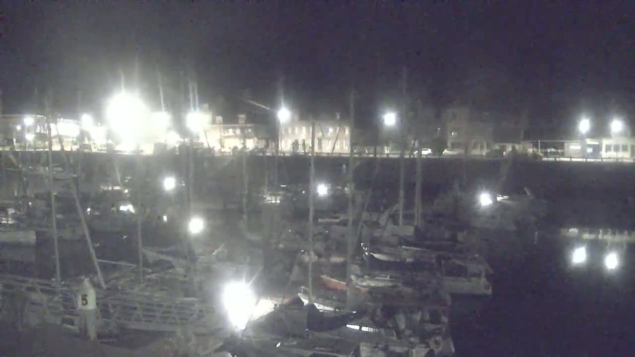 Saint-Valery-en-Caux City View & Le Port (Marine) Live Cam - Dieppe, Seine-Maritime, Normandie, France