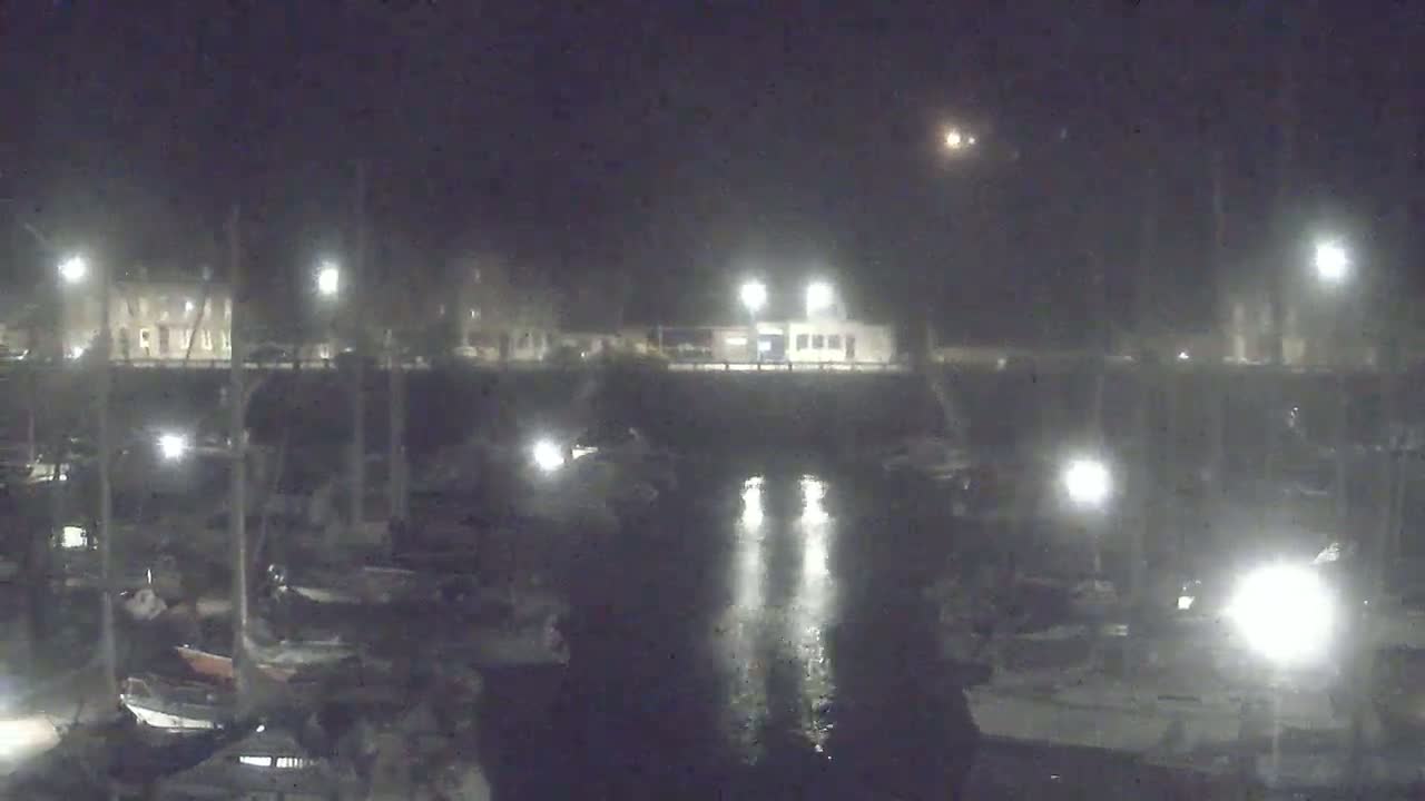 Saint-Valery-en-Caux City View & Le Port (Marine) Live Cam - Dieppe, Seine-Maritime, Normandie, France