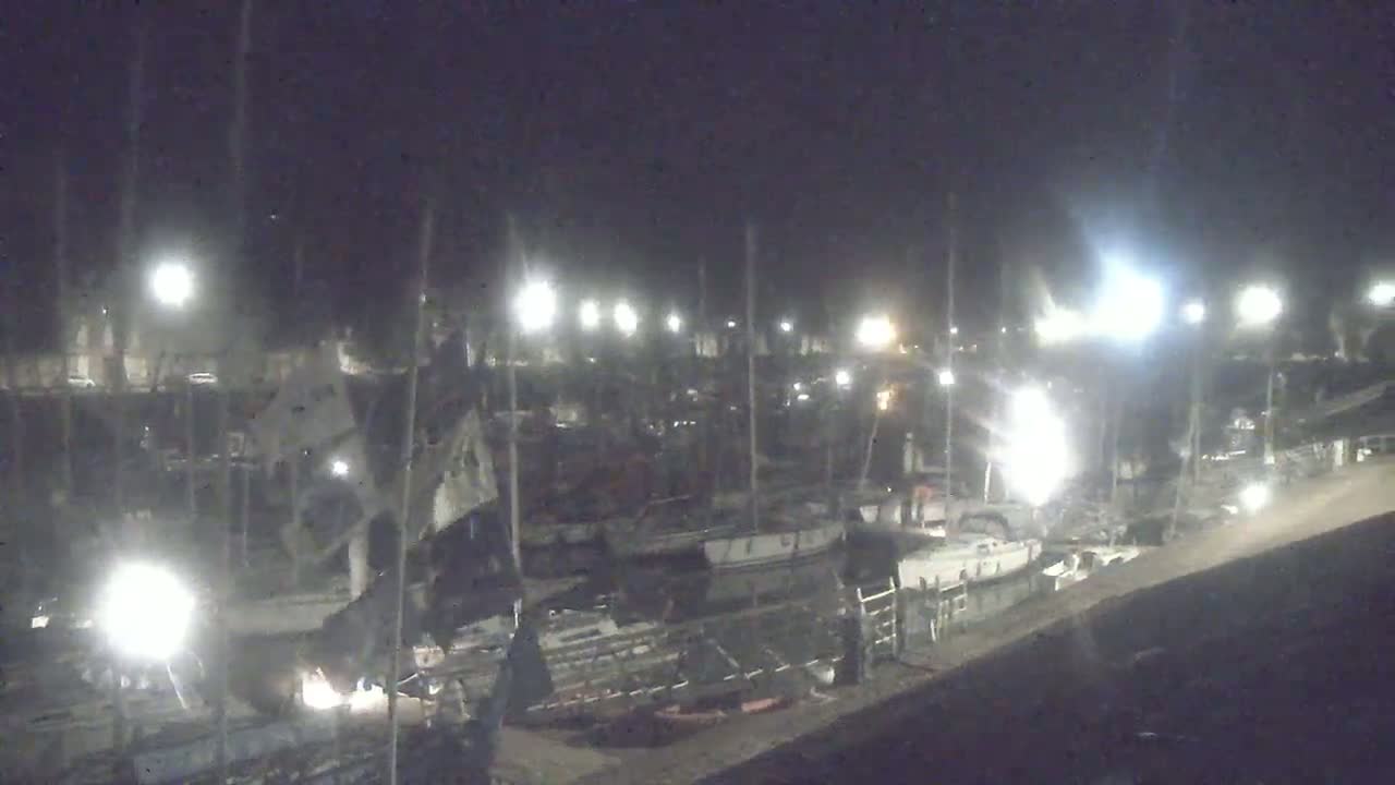 Saint-Valery-en-Caux City View & Le Port (Marine) Live Cam - Dieppe, Seine-Maritime, Normandie, France
