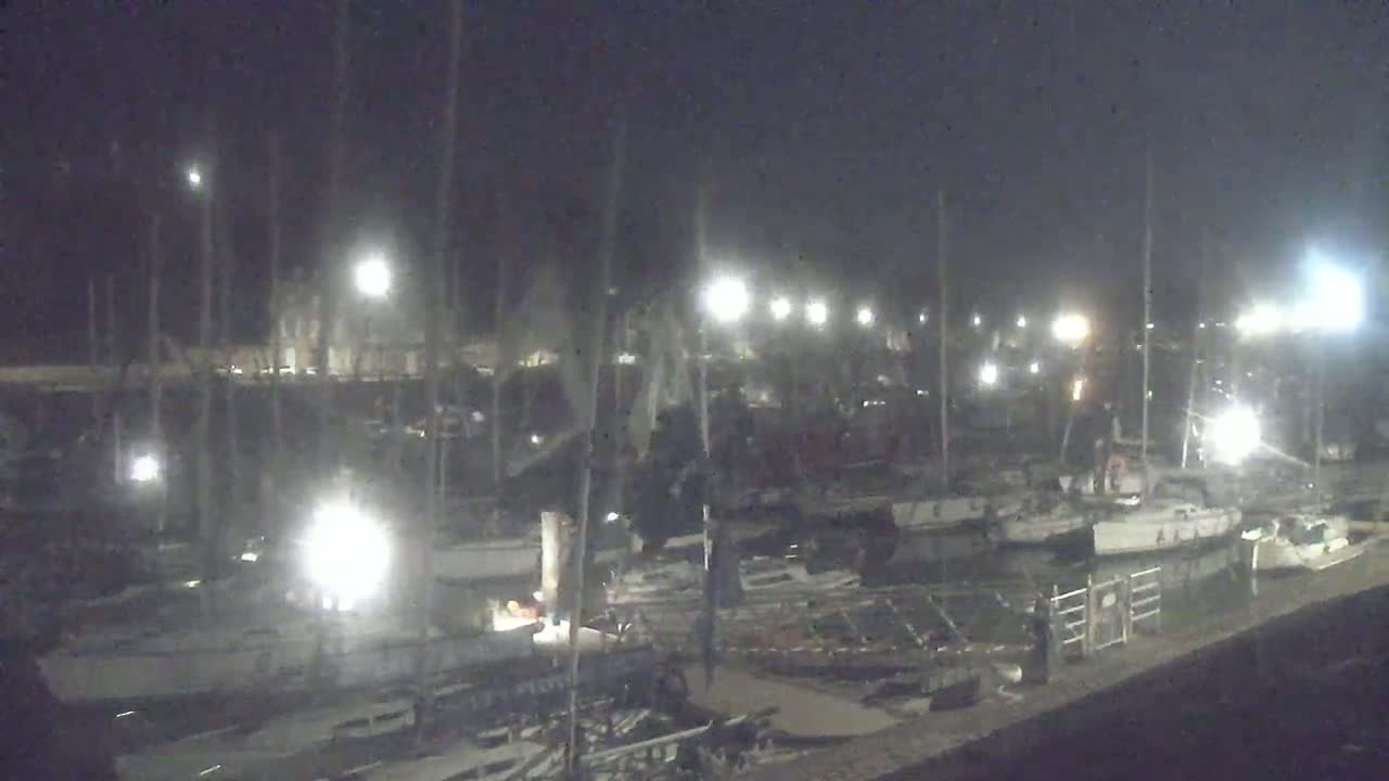 Saint-Valery-en-Caux City View & Le Port (Marine) Live Cam - Dieppe, Seine-Maritime, Normandie, France