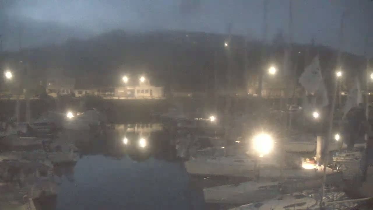 Saint-Valery-en-Caux City View & Le Port (Marine) Live Cam - Dieppe, Seine-Maritime, Normandie, France