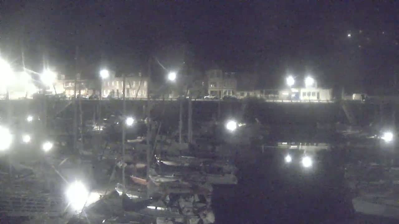 Saint-Valery-en-Caux City View & Le Port (Marine) Live Cam - Dieppe, Seine-Maritime, Normandie, France