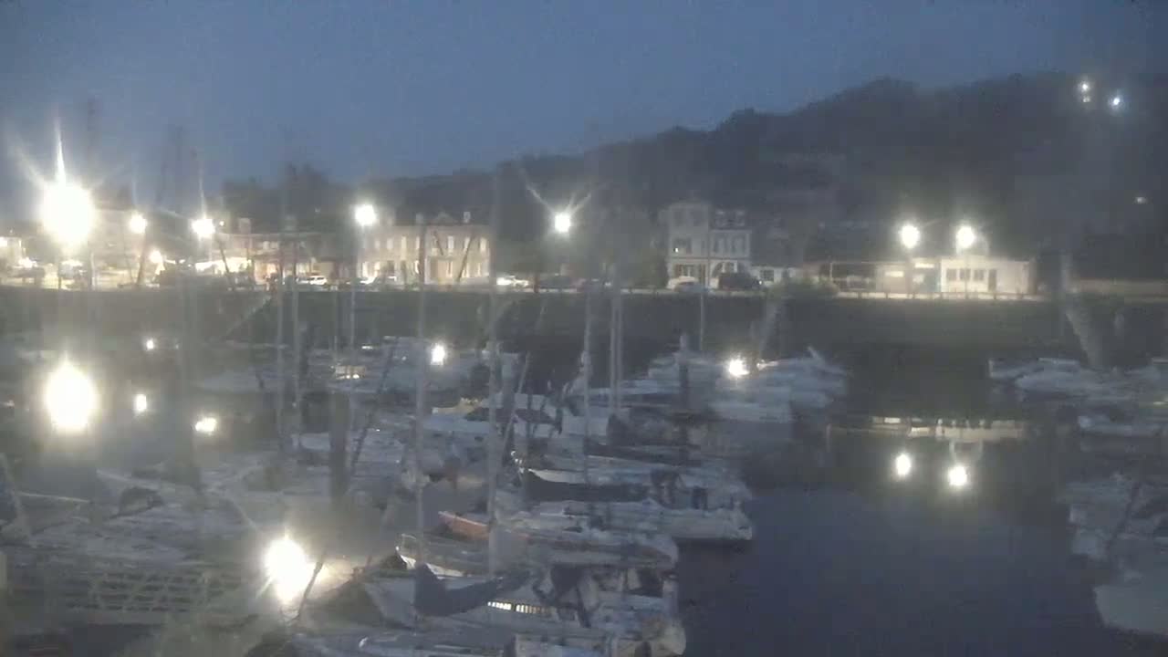 Saint-Valery-en-Caux City View & Le Port (Marine) Live Cam - Dieppe, Seine-Maritime, Normandie, France