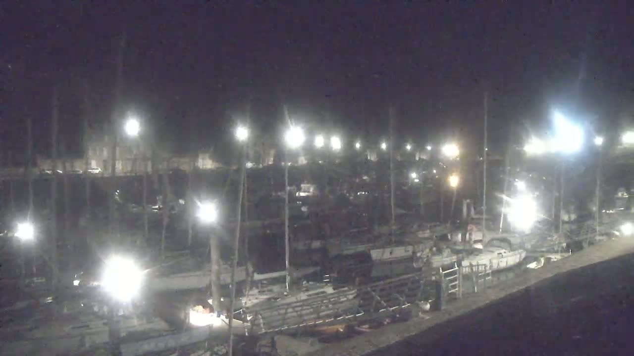 Saint-Valery-en-Caux City View & Le Port (Marine) Live Cam - Dieppe, Seine-Maritime, Normandie, France