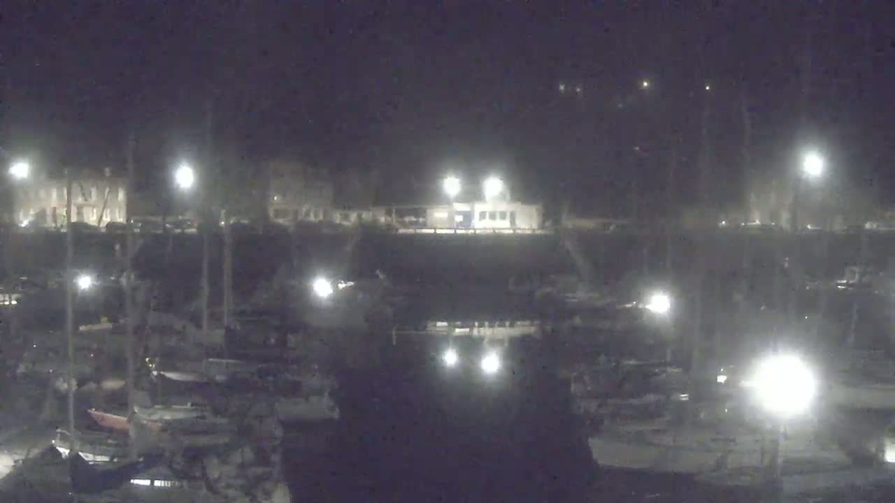Saint-Valery-en-Caux City View & Le Port (Marine) Live Cam - Dieppe, Seine-Maritime, Normandie, France