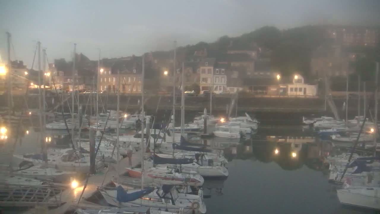 Saint-Valery-en-Caux City View & Le Port (Marine) Live Cam - Dieppe, Seine-Maritime, Normandie, France