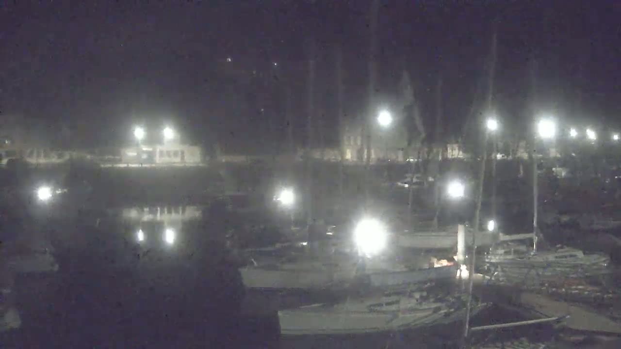 Saint-Valery-en-Caux City View & Le Port (Marine) Live Cam - Dieppe, Seine-Maritime, Normandie, France