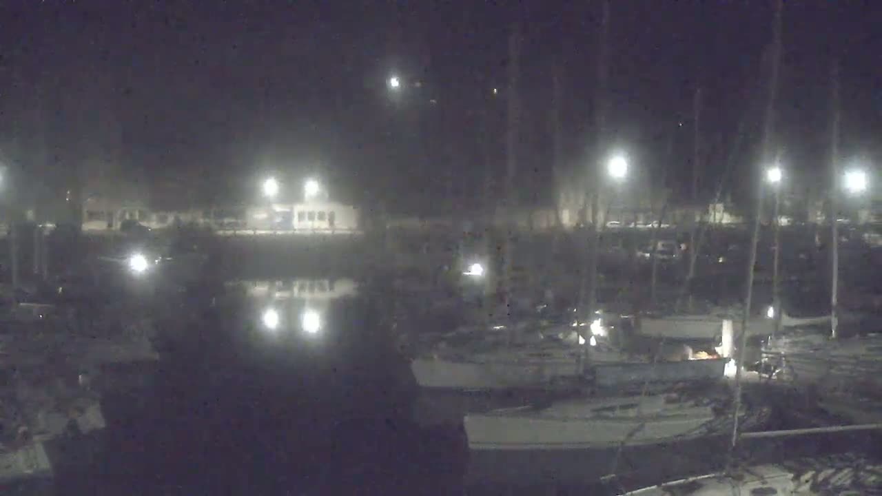 Saint-Valery-en-Caux City View & Le Port (Marine) Live Cam - Dieppe, Seine-Maritime, Normandie, France