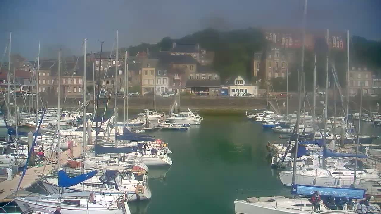 Saint-Valery-en-Caux City View & Le Port (Marine) Live Cam - Dieppe, Seine-Maritime, Normandie, France