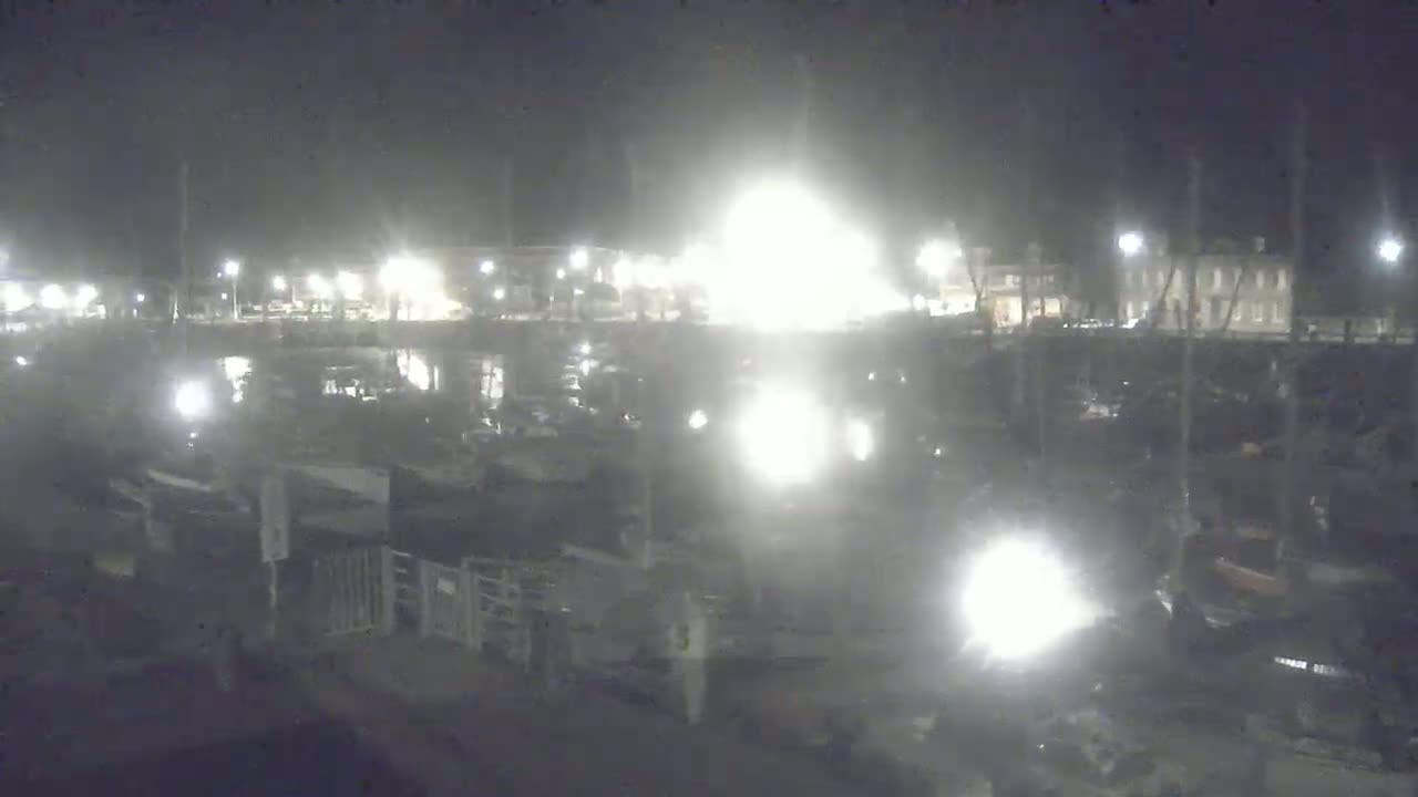 Saint-Valery-en-Caux City View & Le Port (Marine) Live Cam - Dieppe, Seine-Maritime, Normandie, France