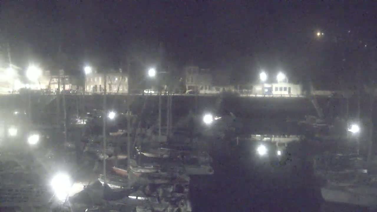 Saint-Valery-en-Caux City View & Le Port (Marine) Live Cam - Dieppe, Seine-Maritime, Normandie, France