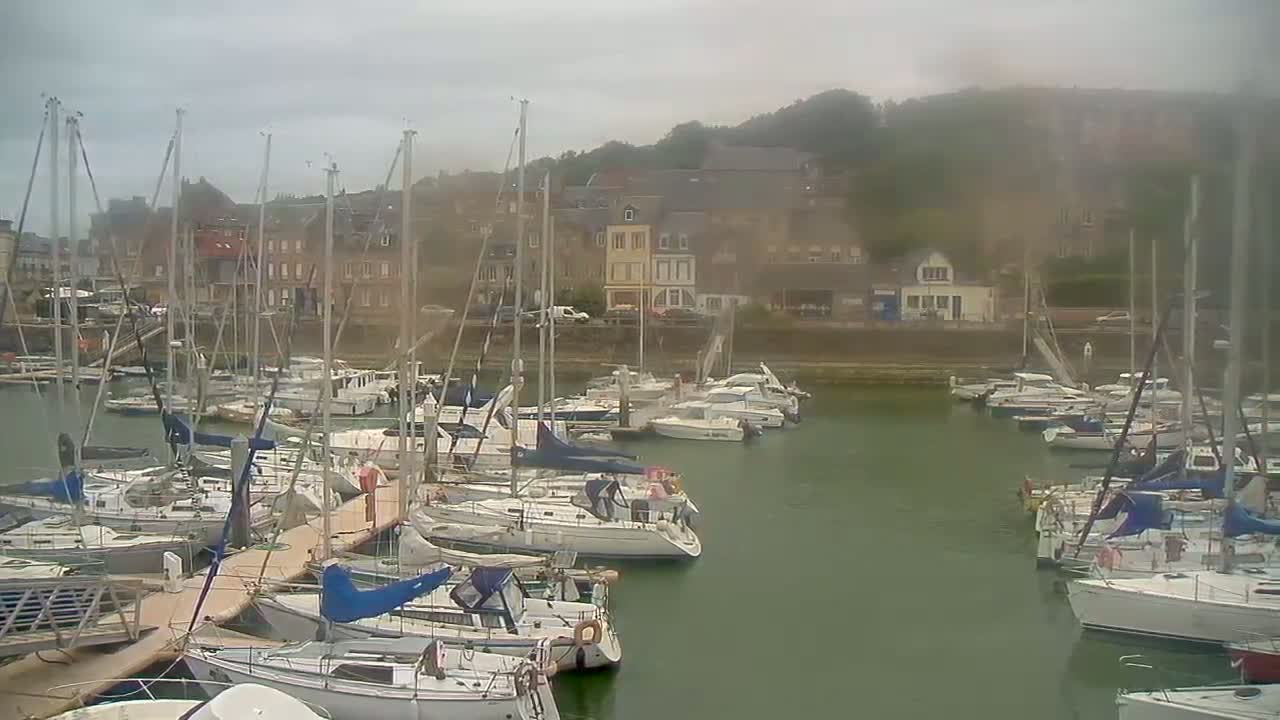 Saint-Valery-en-Caux City View & Le Port (Marine) Live Cam - Dieppe, Seine-Maritime, Normandie, France