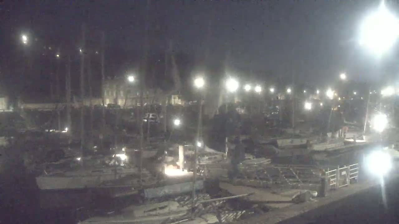 Saint-Valery-en-Caux City View & Le Port (Marine) Live Cam - Dieppe, Seine-Maritime, Normandie, France