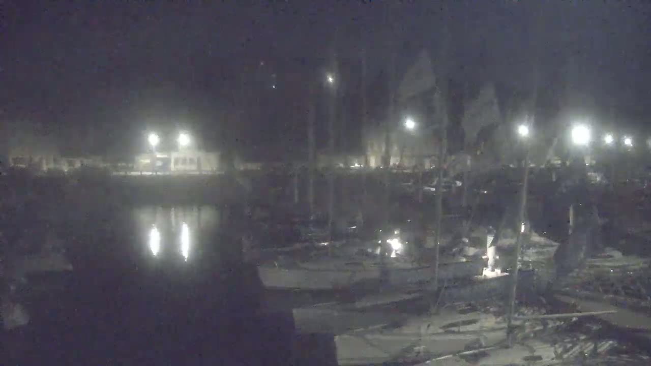 Saint-Valery-en-Caux City View & Le Port (Marine) Live Cam - Dieppe, Seine-Maritime, Normandie, France