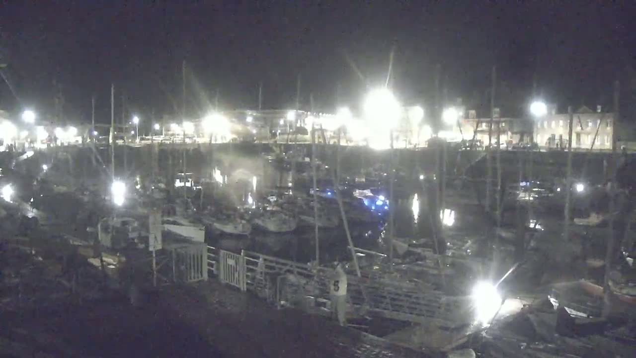 Saint-Valery-en-Caux City View & Le Port (Marine) Live Cam - Dieppe, Seine-Maritime, Normandie, France