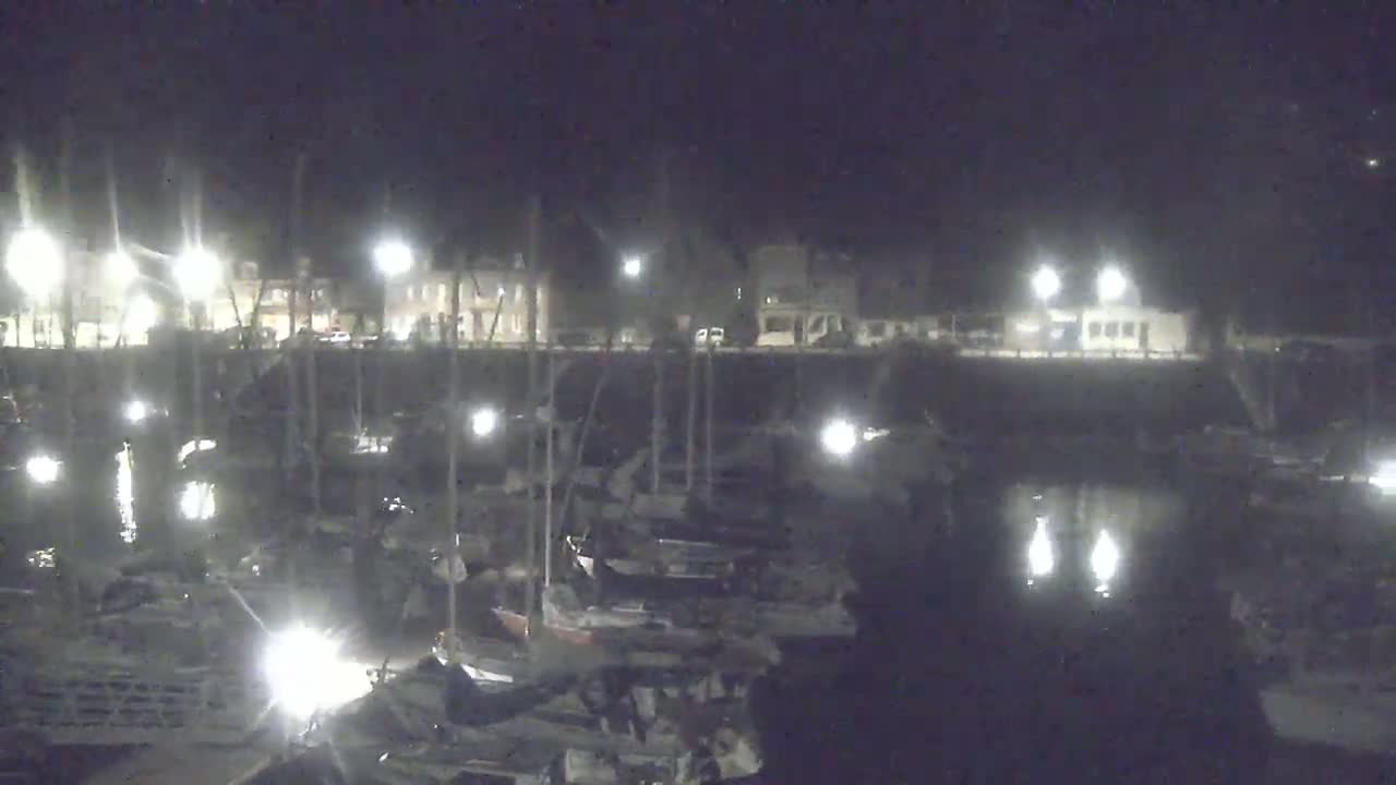 Saint-Valery-en-Caux City View & Le Port (Marine) Live Cam - Dieppe, Seine-Maritime, Normandie, France