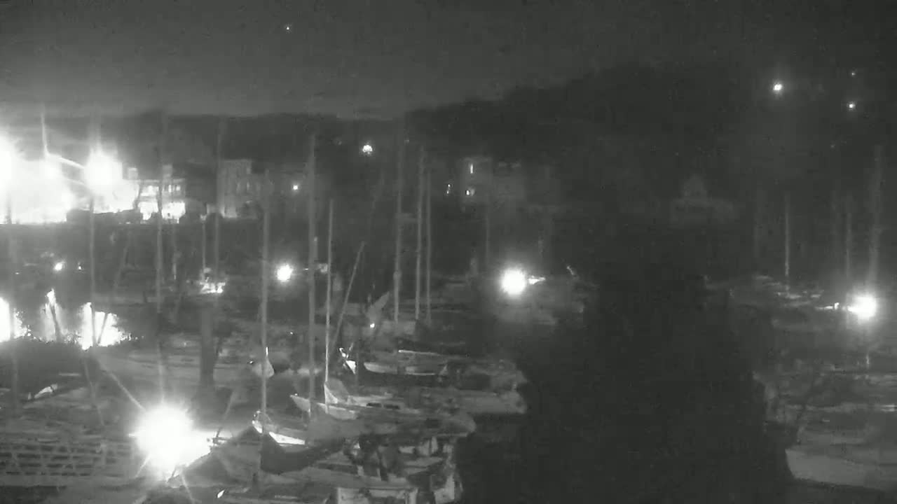 Saint-Valery-en-Caux City View & Le Port (Marine) Live Cam - Dieppe, Seine-Maritime, Normandie, France
