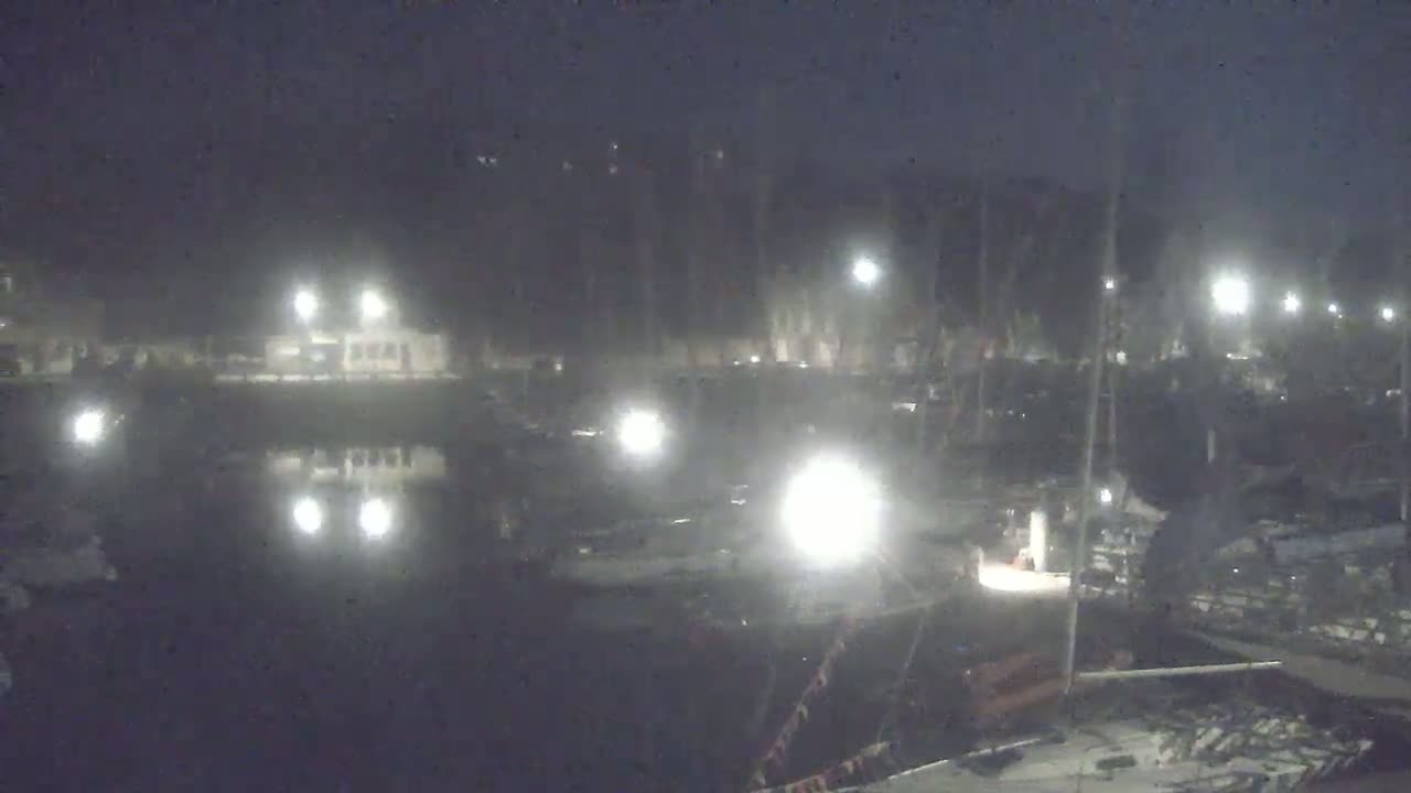 Saint-Valery-en-Caux City View & Le Port (Marine) Live Cam - Dieppe, Seine-Maritime, Normandie, France