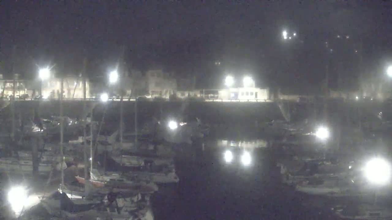 Saint-Valery-en-Caux City View & Le Port (Marine) Live Cam - Dieppe, Seine-Maritime, Normandie, France
