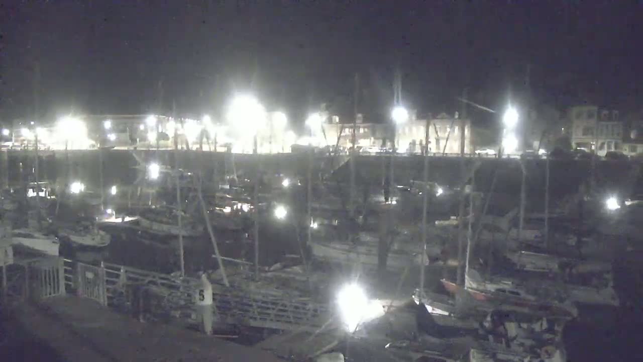 Saint-Valery-en-Caux City View & Le Port (Marine) Live Cam - Dieppe, Seine-Maritime, Normandie, France