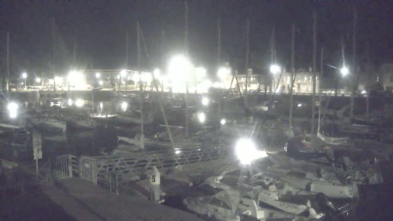 Saint-Valery-en-Caux City View & Le Port (Marine) Live Cam - Dieppe, Seine-Maritime, Normandie, France