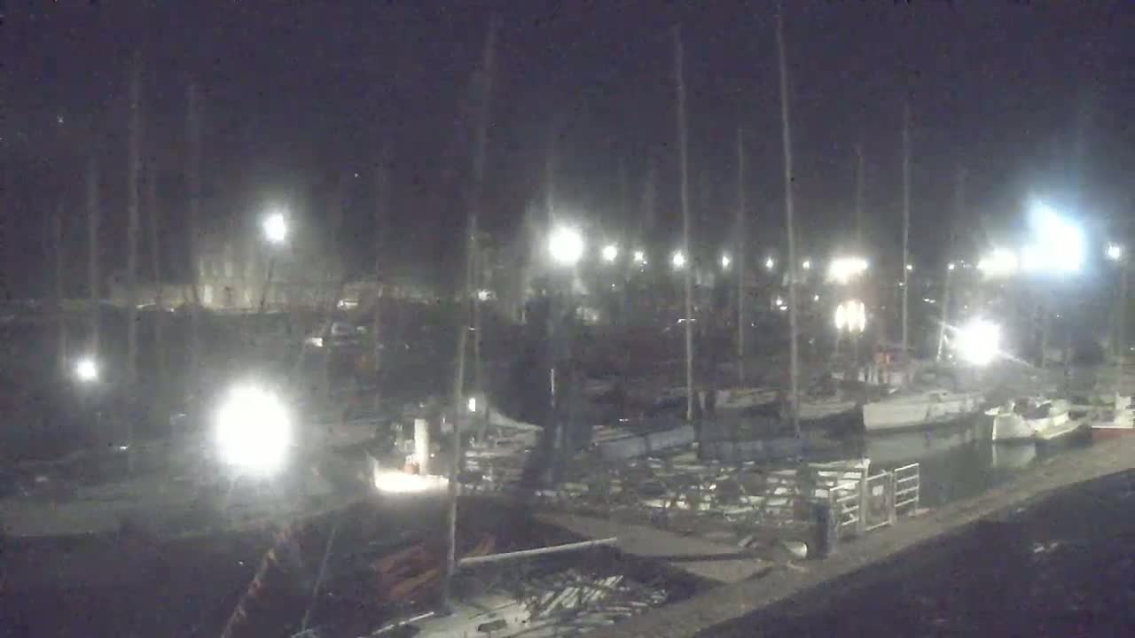 Saint-Valery-en-Caux City View & Le Port (Marine) Live Cam - Dieppe, Seine-Maritime, Normandie, France