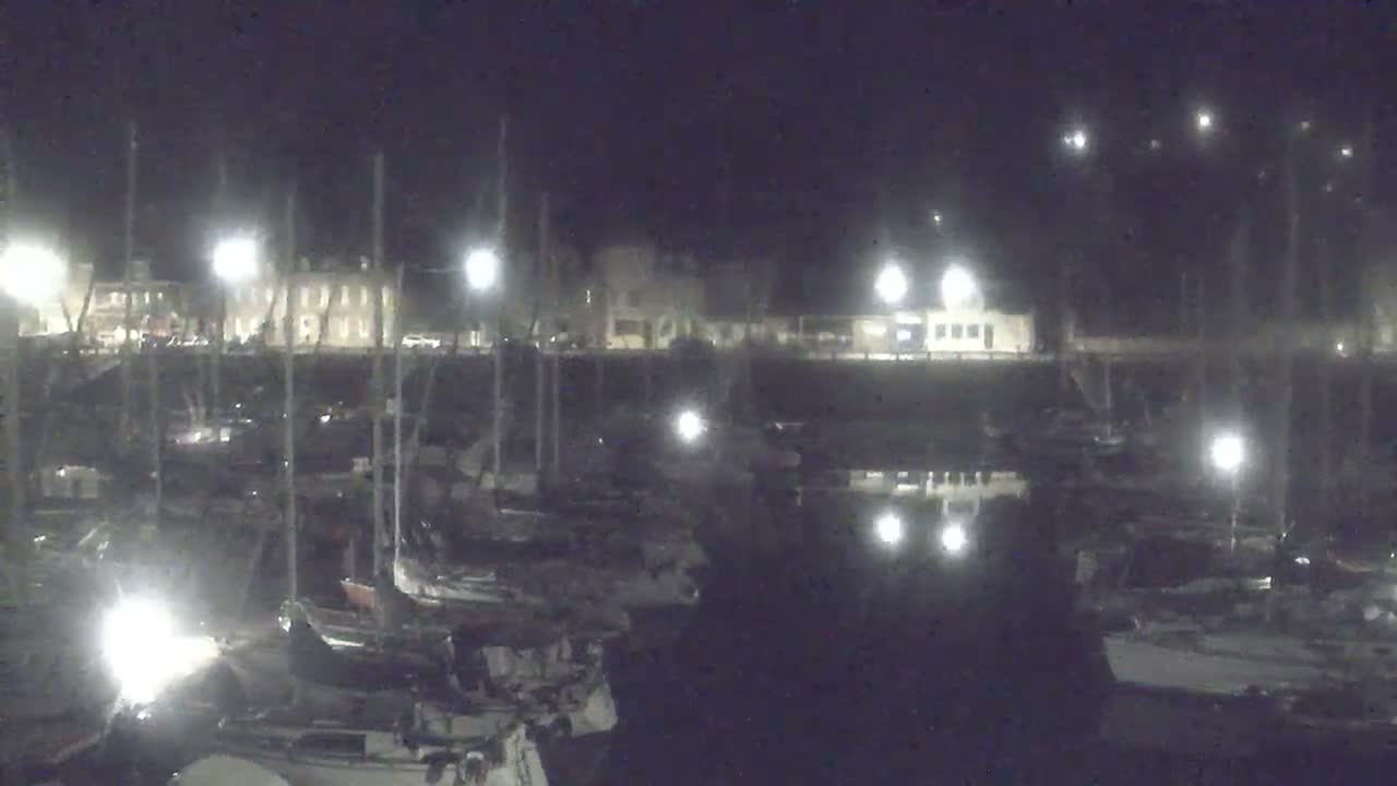 Saint-Valery-en-Caux City View & Le Port (Marine) Live Cam - Dieppe, Seine-Maritime, Normandie, France