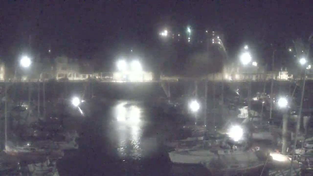 Saint-Valery-en-Caux City View & Le Port (Marine) Live Cam - Dieppe, Seine-Maritime, Normandie, France