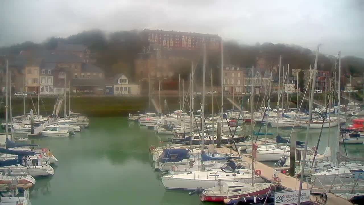 Saint-Valery-en-Caux City View & Le Port (Marine) Live Cam - Dieppe, Seine-Maritime, Normandie, France