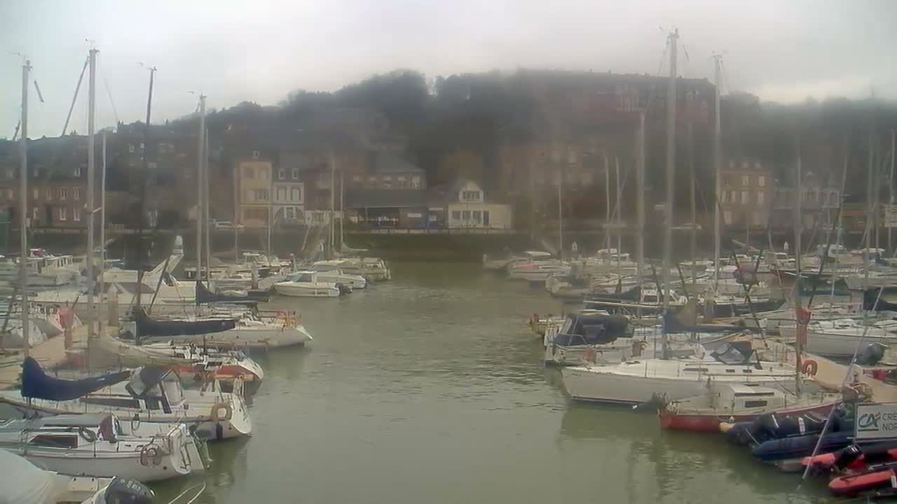 Saint-Valery-en-Caux City View & Le Port (Marine) Live Cam - Dieppe, Seine-Maritime, Normandie, France